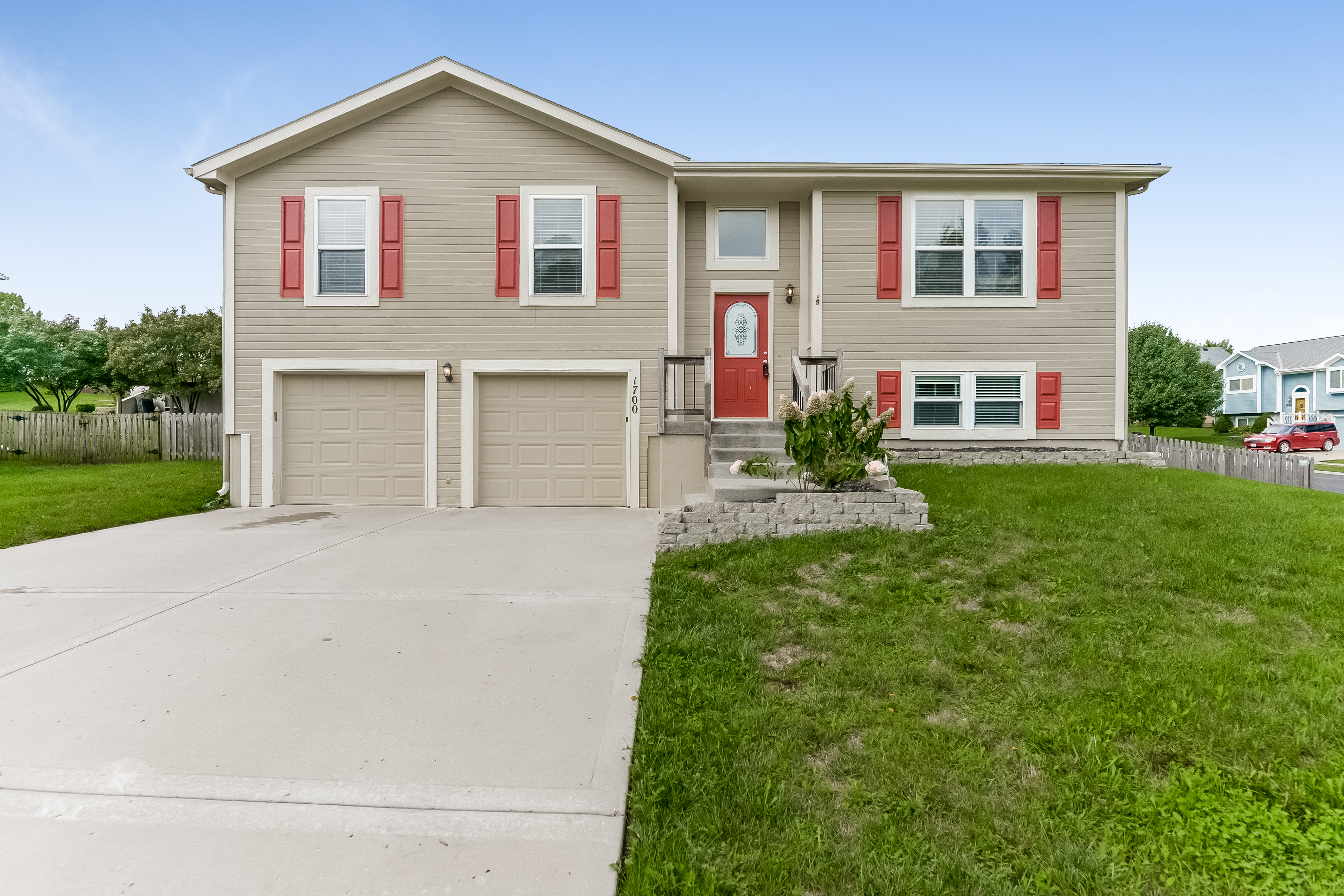 1700 Clear Creek Dr Kearney, MO 64060
